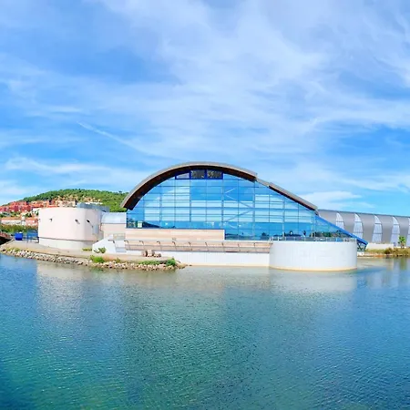 Lejlighed 2 Pieces Cosy Avec Terrasse Et Garage Prive, Proche - Fr-1-338-5 *